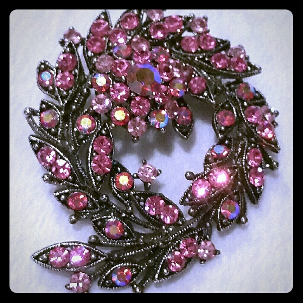🔷Vtg designer Swarovski pink crystal spray brooch